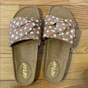 New Aerie Womens Twist Slides Size 7